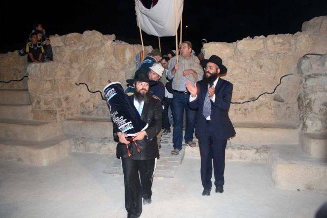 שישו ושמחו בשימחת תורה 